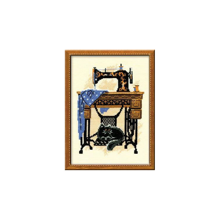 Cat with Sewing Machine 857