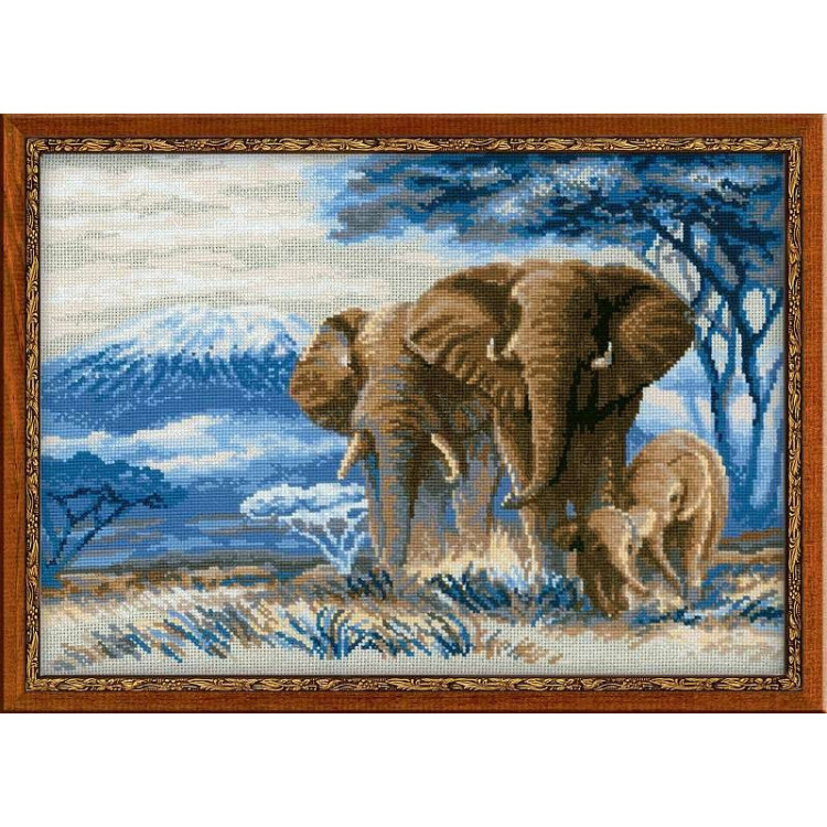 Elephants in the Savannah 1144