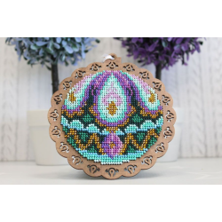 Cross-stich on wooden base SO-087