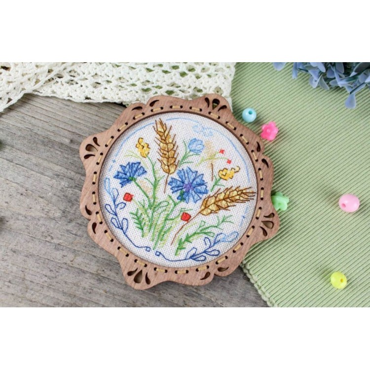 Cross-stich on wooden base "Miniature. Meadow bouquet" SO-092