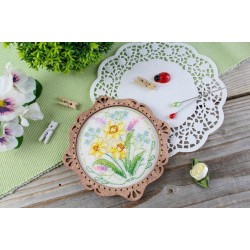 Cross-stich on wooden base "Miniature. Spring flowers" SO-093