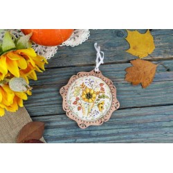 Cross-stich on wooden base "Miniature. Autumn gift" SO-101