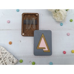 Wooden needle case KF056/106