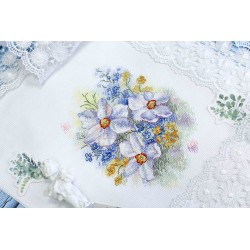 Cross stitch kit "Floral compliment" SNV-822