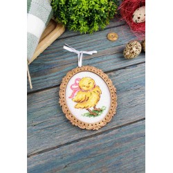 Cross-stitch on wooden base "Miniature. Chicken with a bow" SO-127