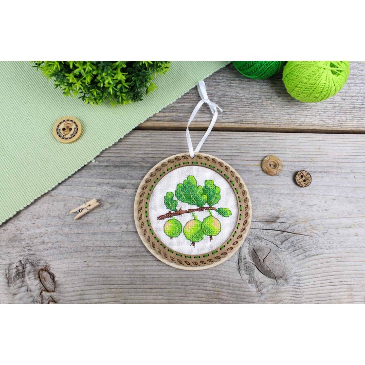 Cross-stich on wooden base "Miniature. Country berries. Gooseberries" SO-130