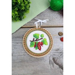 Cross-stich on wooden base "Miniature. Summer berries. Currants" SO-131