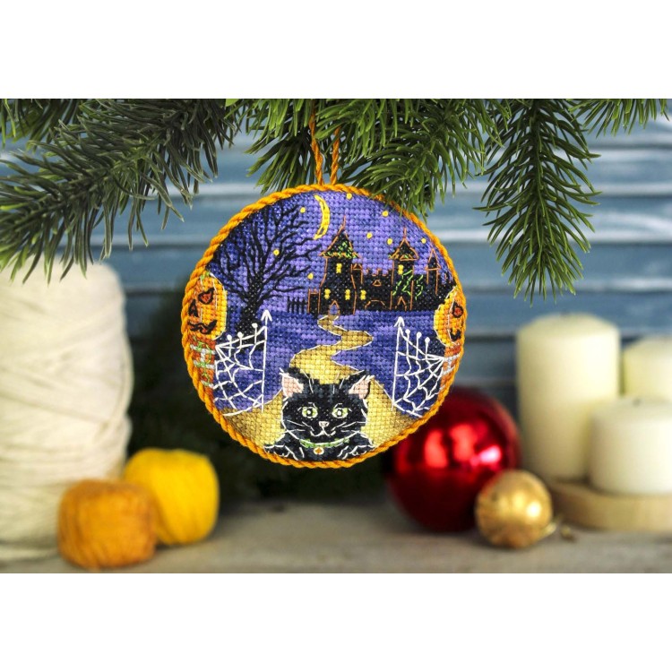 Cross stitch kit "Halloween. Pinkeep" SNV-906