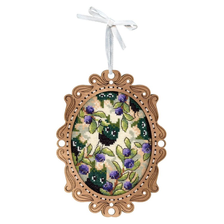 Cross-stich on wooden base "Miniature. Blueberry Forest" SO-143