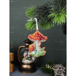 Cross-stich on wooden base"Christmas tree decoration. Little fly agari SO-147