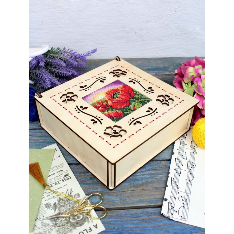 Cross-stich on wooden base"Box. Poppies" SO-164
